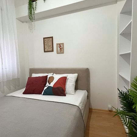 Charming 2 Bedroom Apartment Skopie Exterior foto