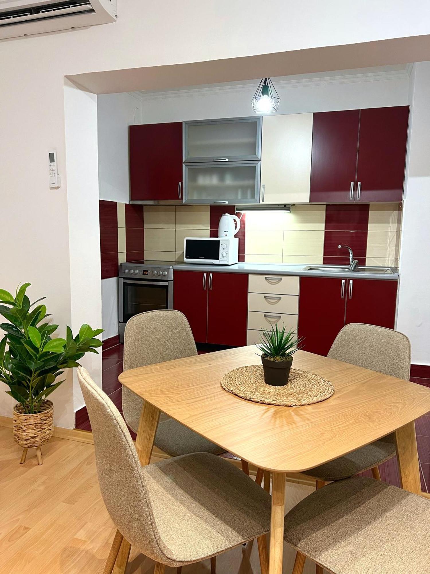 Charming 2 Bedroom Apartment Skopie Exterior foto
