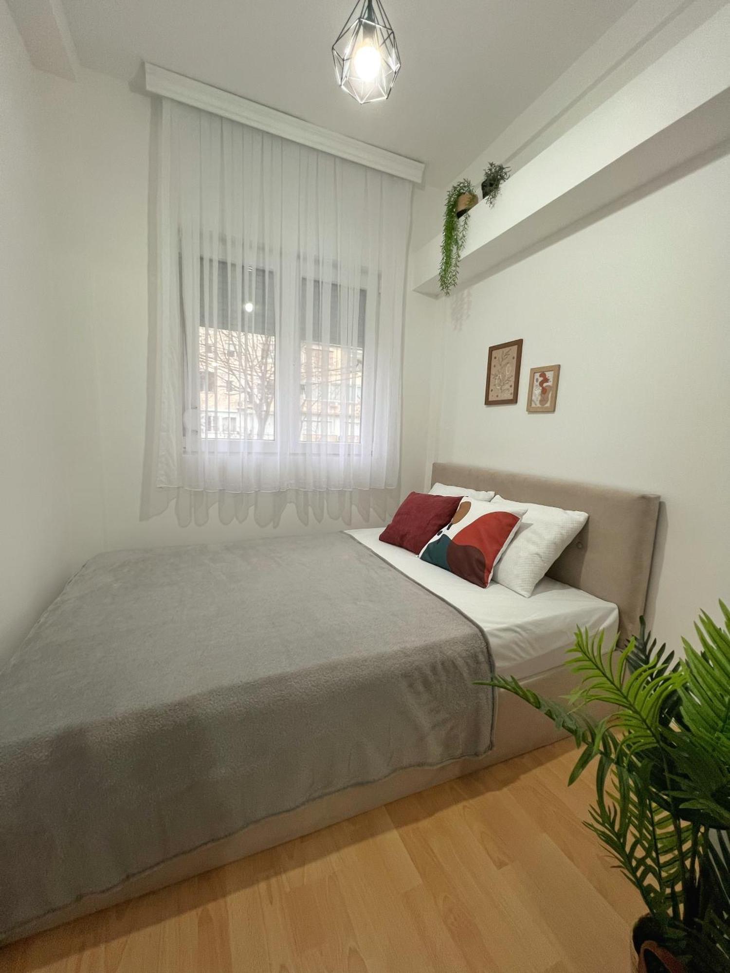 Charming 2 Bedroom Apartment Skopie Exterior foto