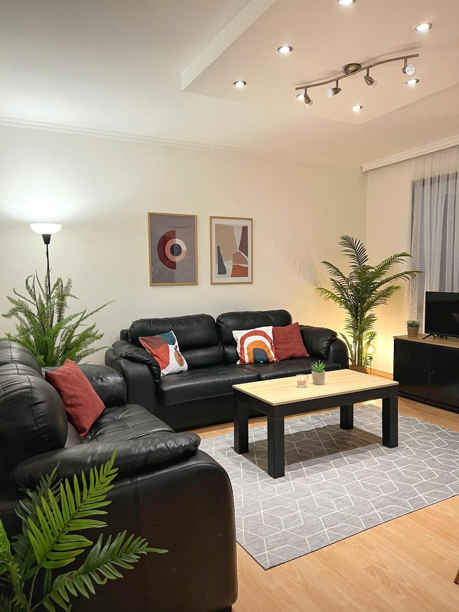 Charming 2 Bedroom Apartment Skopie Exterior foto